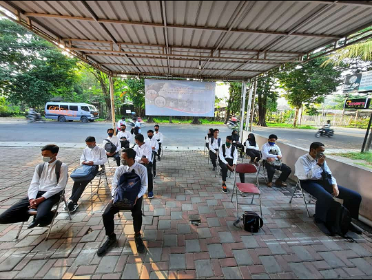 Peserta hadir
